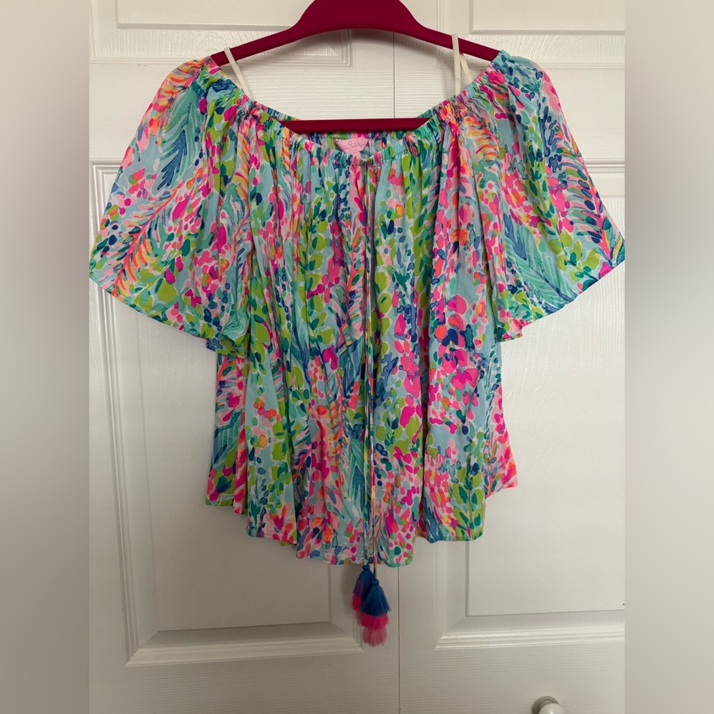 Absolutely Gorgeous Off The Shoulder Lilly Pulitzer Top 🔥